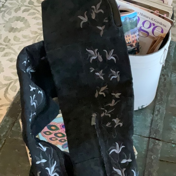 Kenneth Cole above the knee nwot embroidered boots - Picture 11 of 16